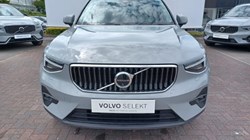 2025 (75) VOLVO XC40 2.0 B3P Ultra Bright 5dr Auto 5533386