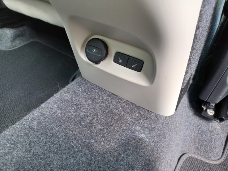 2025 (75) VOLVO XC40 2.0 B3P Ultra Bright 5dr Auto 5533419