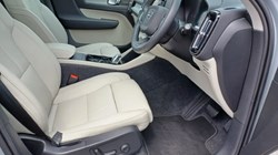 2025 (75) VOLVO XC40 2.0 B3P Ultra Bright 5dr Auto 5533414