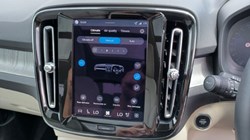 2025 (75) VOLVO XC40 2.0 B3P Ultra Bright 5dr Auto 5533397
