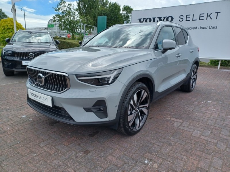 2025 (75) VOLVO XC40 2.0 B3P Ultra Bright 5dr Auto 5533387
