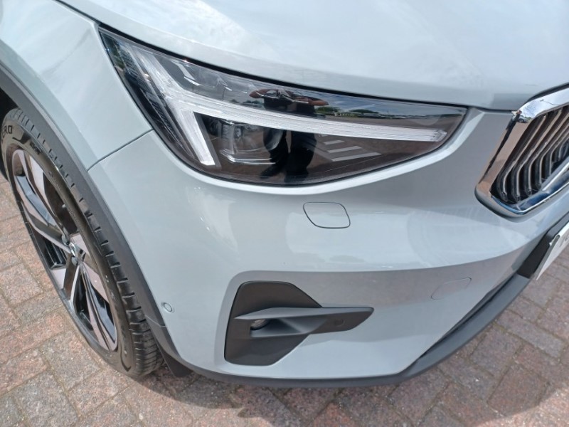 2025 (75) VOLVO XC40 2.0 B3P Ultra Bright 5dr Auto 5533435
