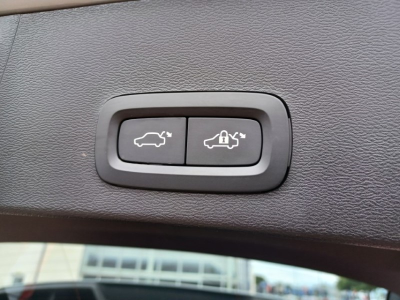 2025 (75) VOLVO XC40 2.0 B3P Ultra Bright 5dr Auto 5533433