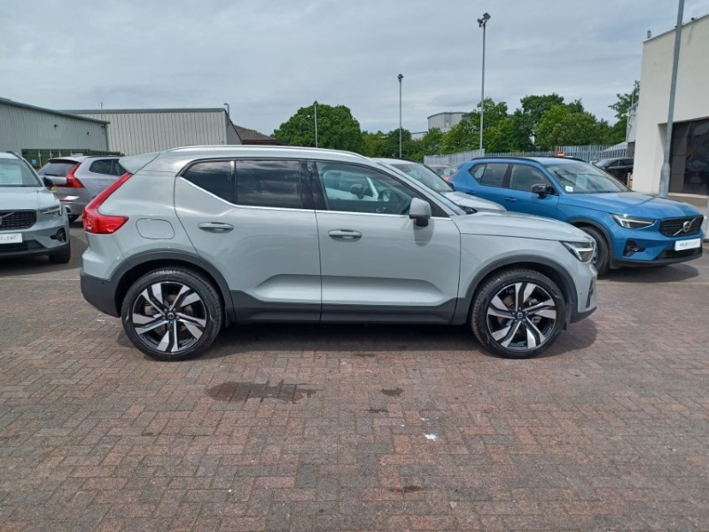 2025 (75) VOLVO XC40 2.0 B3P Ultra Bright 5dr Auto 5533391