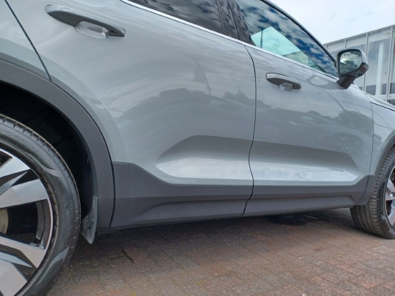 2025 (75) VOLVO XC40 2.0 B3P Ultra Bright 5dr Auto 5533446