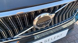 2025 (75) VOLVO XC40 2.0 B3P Ultra Bright 5dr Auto 5547401