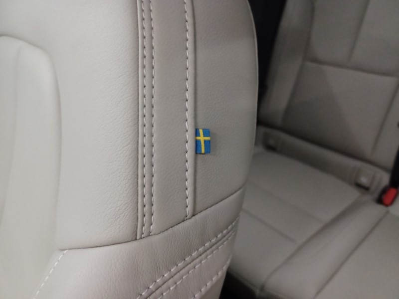 2025 (75) VOLVO XC40 2.0 B3P Ultra Bright 5dr Auto 5547386