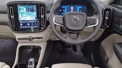 2025 (75) VOLVO XC40 2.0 B3P Ultra Bright 5dr Auto 5547376