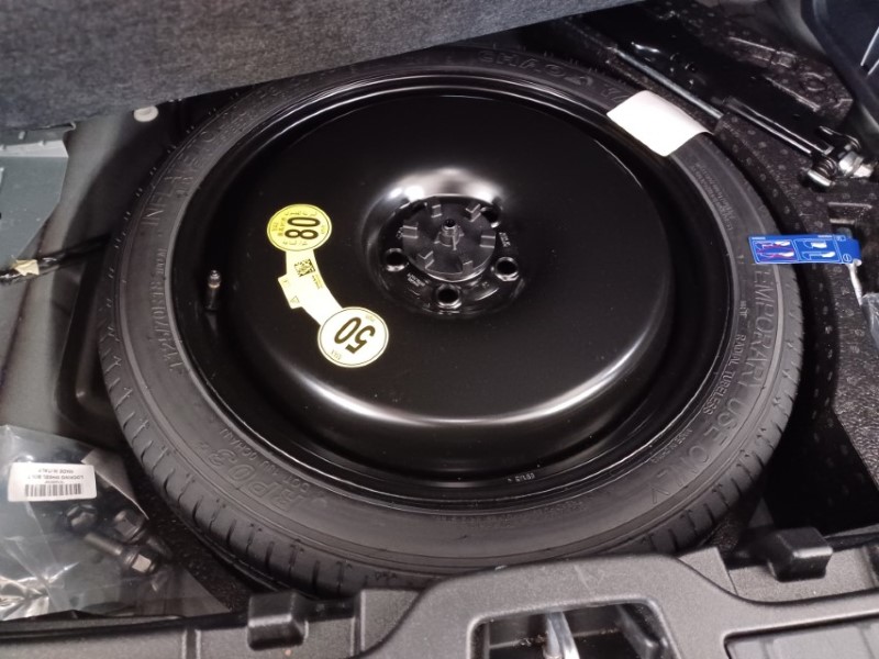 2025 (75) VOLVO XC40 2.0 B3P Ultra Bright 5dr Auto 5547380