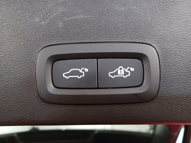 2025 (75) VOLVO XC40 2.0 B3P Ultra Bright 5dr Auto 5547381
