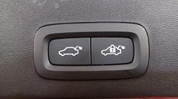 2025 (75) VOLVO XC40 2.0 B3P Ultra Bright 5dr Auto 5547381