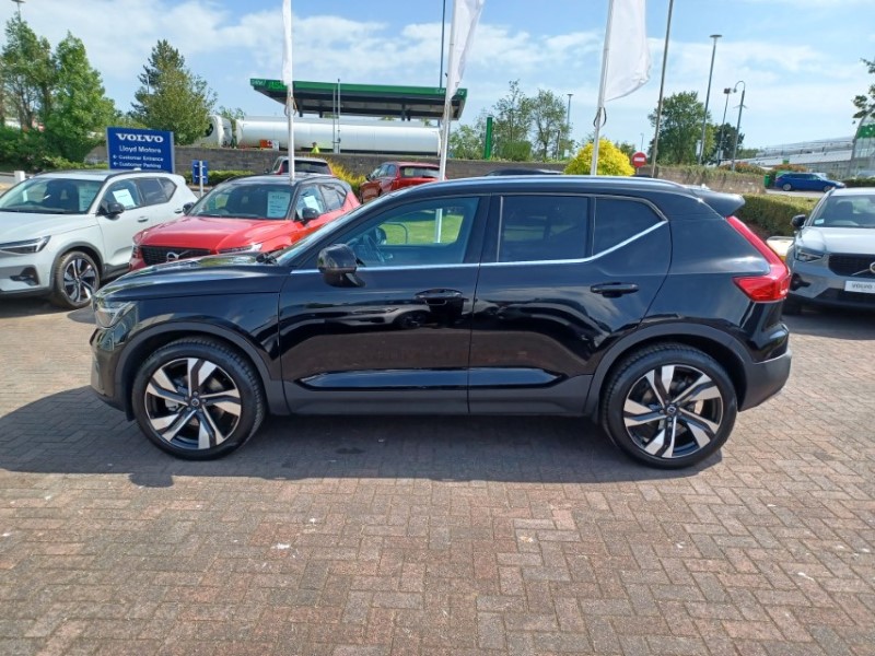 2025 (75) VOLVO XC40 2.0 B3P Ultra Bright 5dr Auto 5547339
