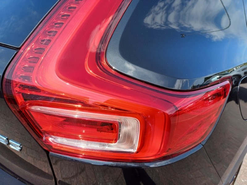 2025 (75) VOLVO XC40 2.0 B3P Ultra Bright 5dr Auto 5547395