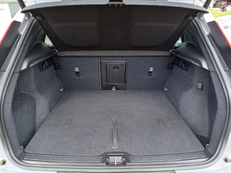 2025 (25) VOLVO XC40 2.0 B4P Plus Dark 5dr Auto 5560883
