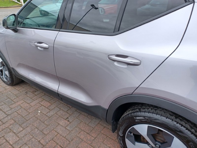 2025 (25) VOLVO XC40 2.0 B4P Plus Dark 5dr Auto 5560895