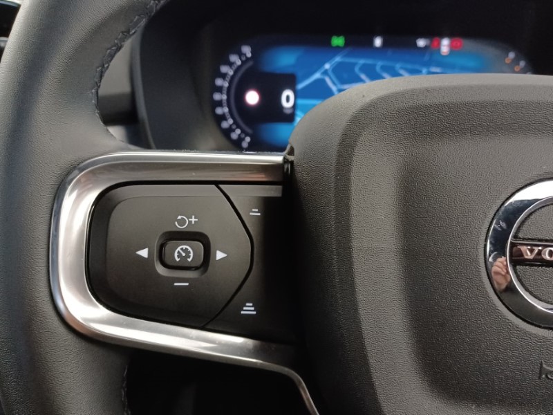 2025 (25) VOLVO XC40 2.0 B4P Plus Dark 5dr Auto 5560870