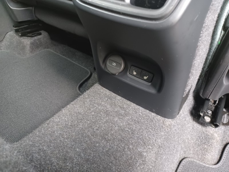2025 (25) VOLVO XC40 2.0 B4P Plus Dark 5dr Auto 5560879