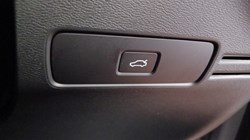 2025 (25) VOLVO XC40 2.0 B4P Plus Dark 5dr Auto 5560860