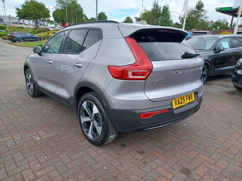 2025 (25) VOLVO XC40 2.0 B4P Plus Dark 5dr Auto 5560852