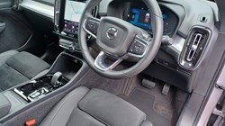 2025 (25) VOLVO XC40 2.0 B4P Plus Dark 5dr Auto 5560873