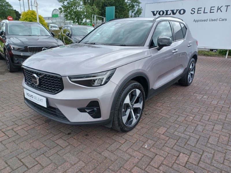 2025 (25) VOLVO XC40 2.0 B4P Plus Dark 5dr Auto 5560851