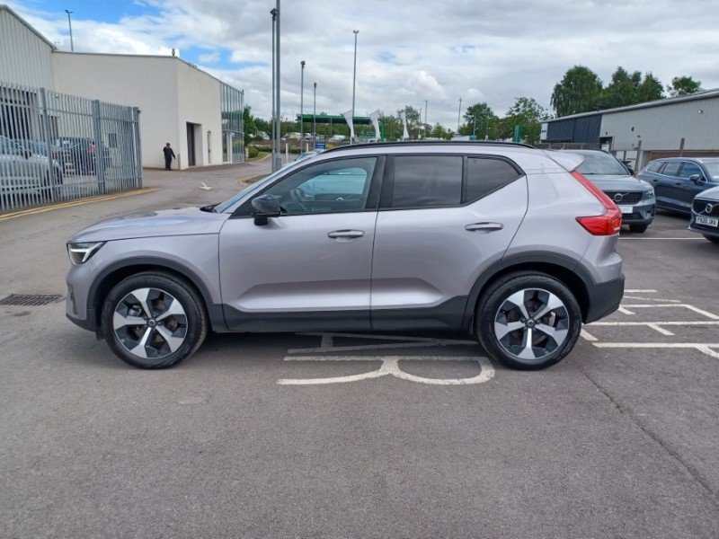 2025 (25) VOLVO XC40 2.0 B4P Plus Dark 5dr Auto 5560856