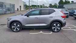 2025 (25) VOLVO XC40 2.0 B4P Plus Dark 5dr Auto 5560856