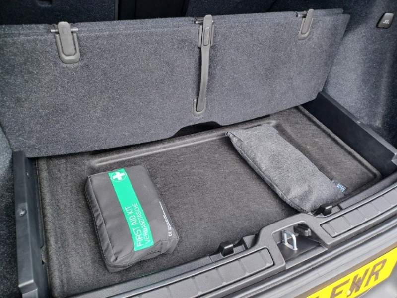 2025 (25) VOLVO XC40 2.0 B4P Plus Dark 5dr Auto 5560884