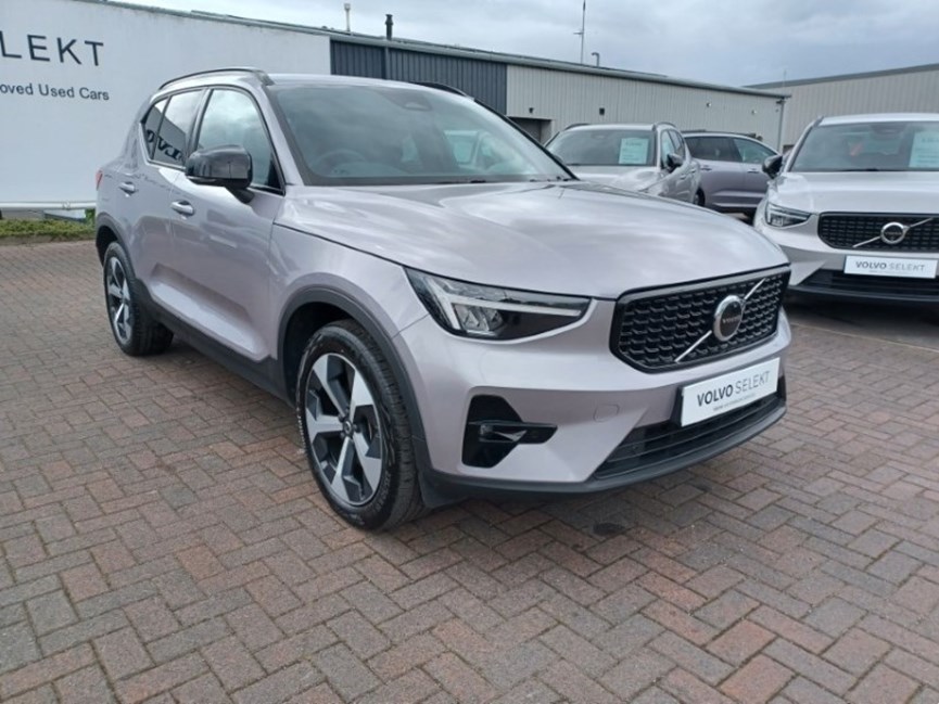 2025 (25) VOLVO XC40 2.0 B4P Plus Dark 5dr Auto
