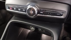 2025 (25) VOLVO XC40 2.0 B4P Plus Dark 5dr Auto 5560858