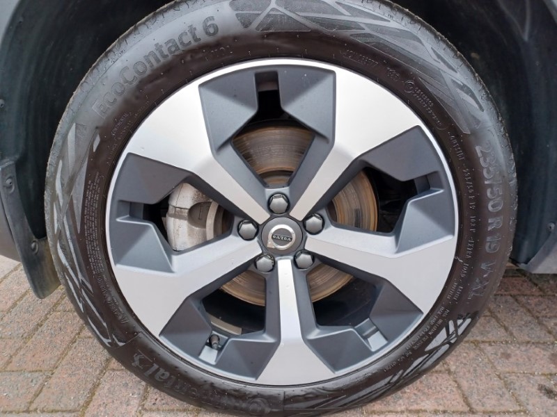 2025 (25) VOLVO XC40 2.0 B4P Plus Dark 5dr Auto 5560896