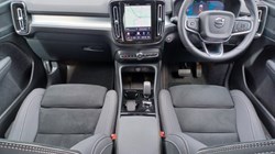 2025 (25) VOLVO XC40 2.0 B4P Plus Dark 5dr Auto 5560882