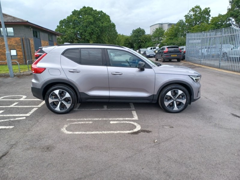 2025 (25) VOLVO XC40 2.0 B4P Plus Dark 5dr Auto 5560855