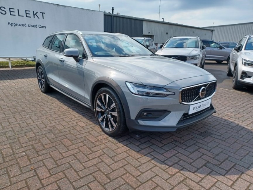 2023 (23) VOLVO V60 2.0 B5P Cross Country Plus 5dr AWD Auto