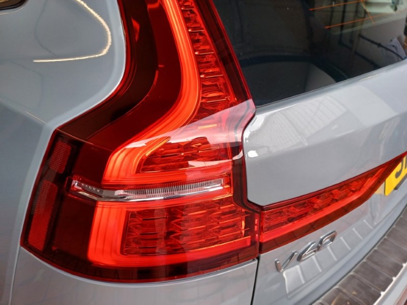 2023 (23) VOLVO V60 2.0 B5P Cross Country Plus 5dr AWD Auto 5551384
