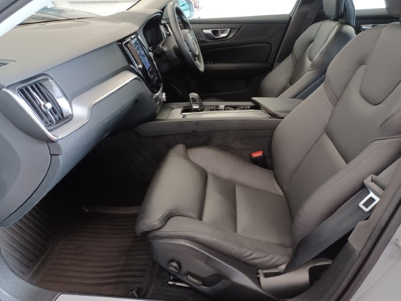 2023 (23) VOLVO V60 2.0 B5P Cross Country Plus 5dr AWD Auto 5551377