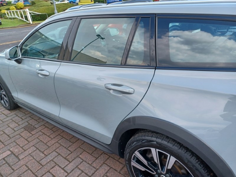 2023 (23) VOLVO V60 2.0 B5P Cross Country Plus 5dr AWD Auto 5551422