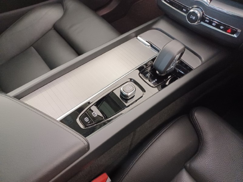 2024 (24) VOLVO XC60 2.0 T6 [350] RC PHEV Plus Dark 5dr AWD Geartronic 5558096