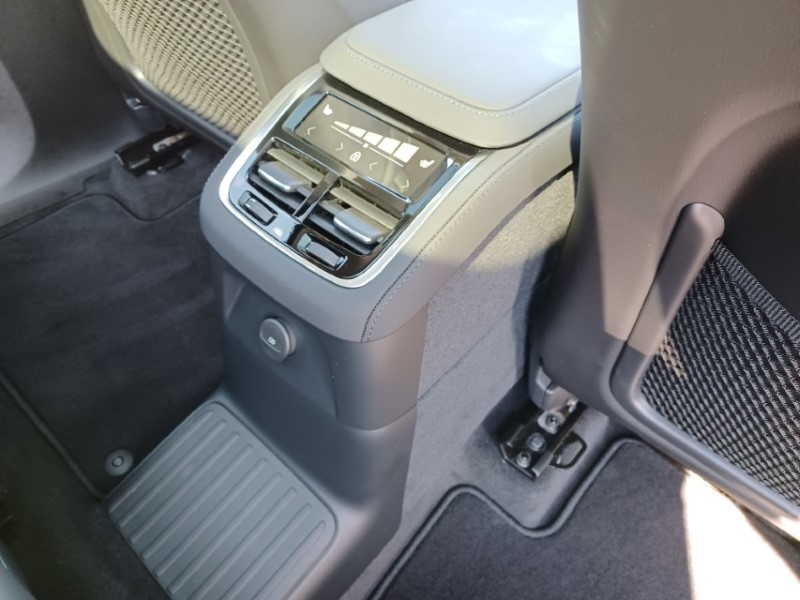 2025 (75) VOLVO XC90 2.0 T8 PHEV Ultra Dark 5dr AWD Geartronic 5614169
