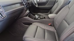 2023 (23) VOLVO XC40 1.5 T5 Recharge PHEV Ultimate Dark 5dr Auto 5569304