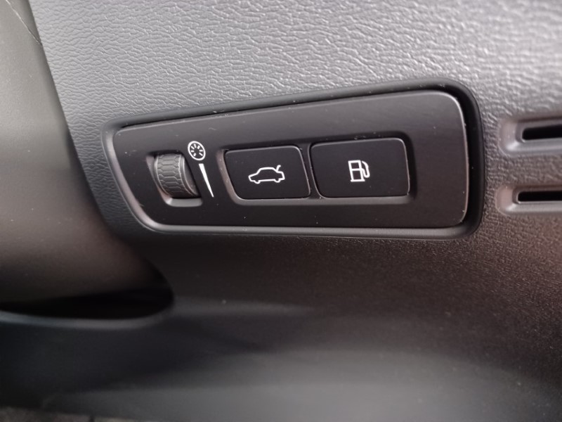 2023 (23) VOLVO XC40 1.5 T5 Recharge PHEV Ultimate Dark 5dr Auto 5569267
