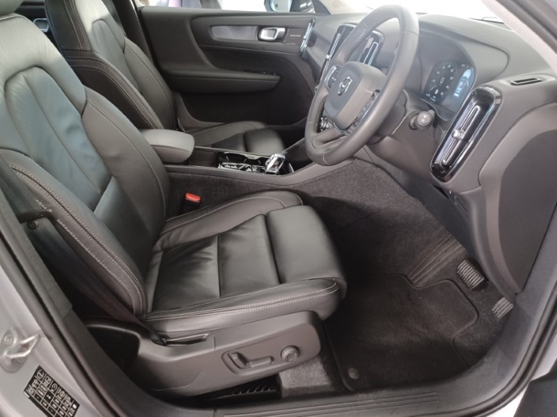 2023 (23) VOLVO XC40 1.5 T5 Recharge PHEV Ultimate Dark 5dr Auto 5569290