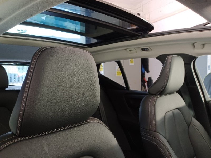 2023 (23) VOLVO XC40 1.5 T5 Recharge PHEV Ultimate Dark 5dr Auto 5569292