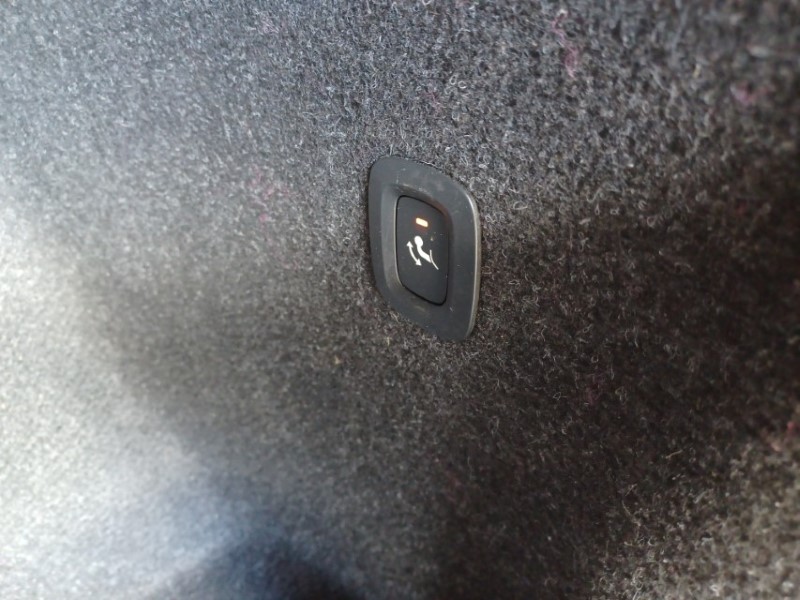 2023 (23) VOLVO XC40 1.5 T5 Recharge PHEV Ultimate Dark 5dr Auto 5569299