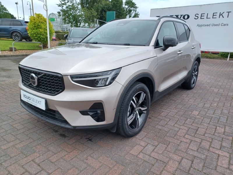 2023 (23) VOLVO XC40 2.0 B3P Plus Dark 5dr Auto 5578469