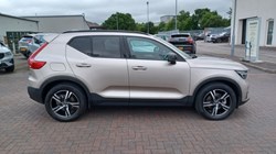 2023 (23) VOLVO XC40 2.0 B3P Plus Dark 5dr Auto 5578474
