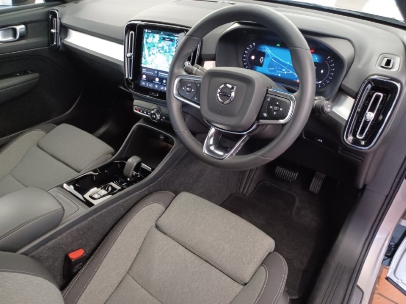 2023 (23) VOLVO XC40 2.0 B3P Plus Dark 5dr Auto 5578487