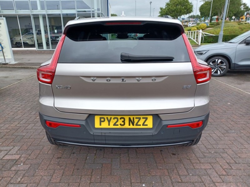2023 (23) VOLVO XC40 2.0 B3P Plus Dark 5dr Auto 5578471
