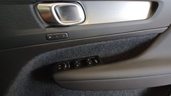 2023 (23) VOLVO XC40 2.0 B3P Plus Dark 5dr Auto 5578475
