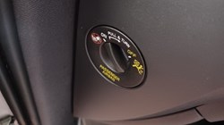 2023 (23) VOLVO XC40 2.0 B3P Plus Dark 5dr Auto 5578504